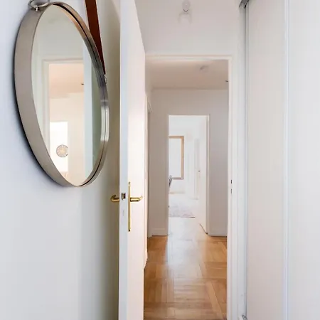 Spacious 3br - Sleeps 10 - Trocadero Apartment *