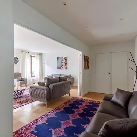 Apartment Spacious 3br - Sleeps 10 - Trocadero